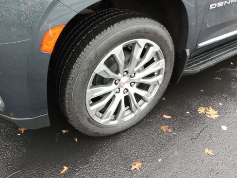 Used 2021 GMC Yukon Denali w/ LPO, Illumination Package image 6