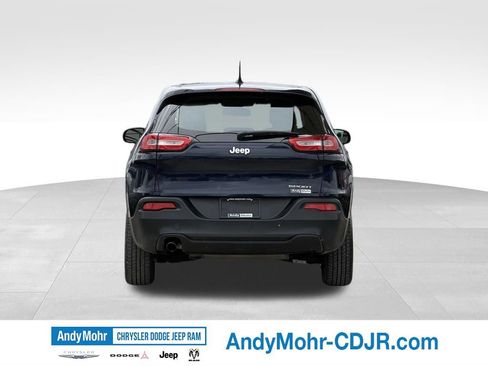 Used 2015 Jeep Cherokee Sport FWD image 6