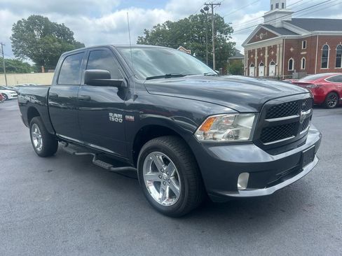 Used 2015 RAM 1500 Express AWD/4WD image 3