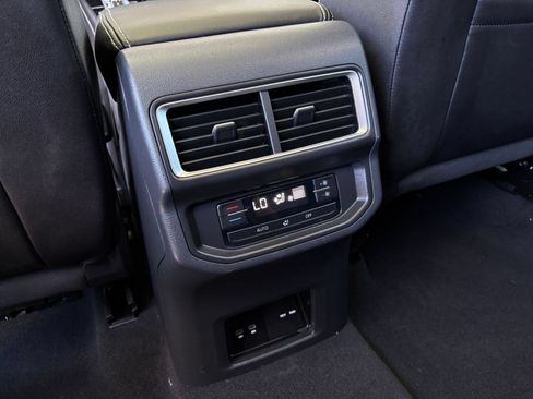 Used 2026 Volkswagen Atlas SE AWD/4WD image 24