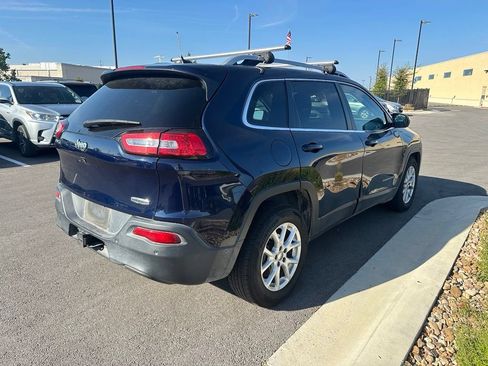 Used 2016 Jeep Cherokee Latitude w/ Safety/Convenience Group FWD image 4