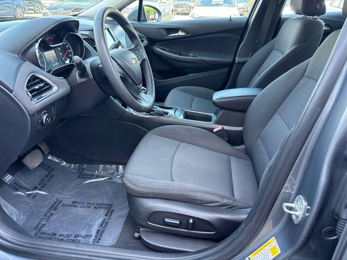 Used 2018 Chevrolet Cruze LT w/ Convenience Package FWD image 7