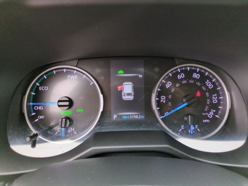 Used 2022 Toyota RAV4 XLE Premium AWD/4WD image 17