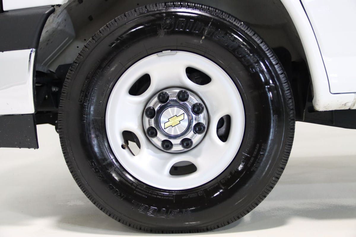 Used 2025 Chevrolet Express 3500 LT w/ LT Preferred Equipment Group RWD image 68