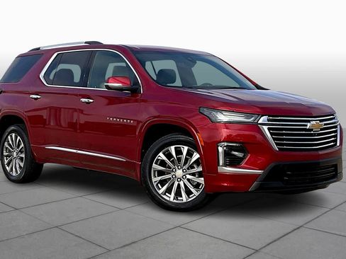 Used 2022 Chevrolet Traverse Premier image 2