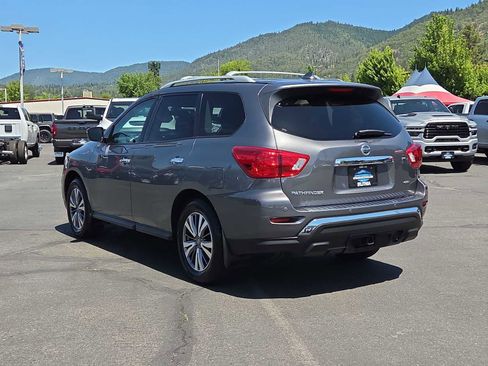 Used 2020 Nissan Pathfinder S AWD/4WD image 12