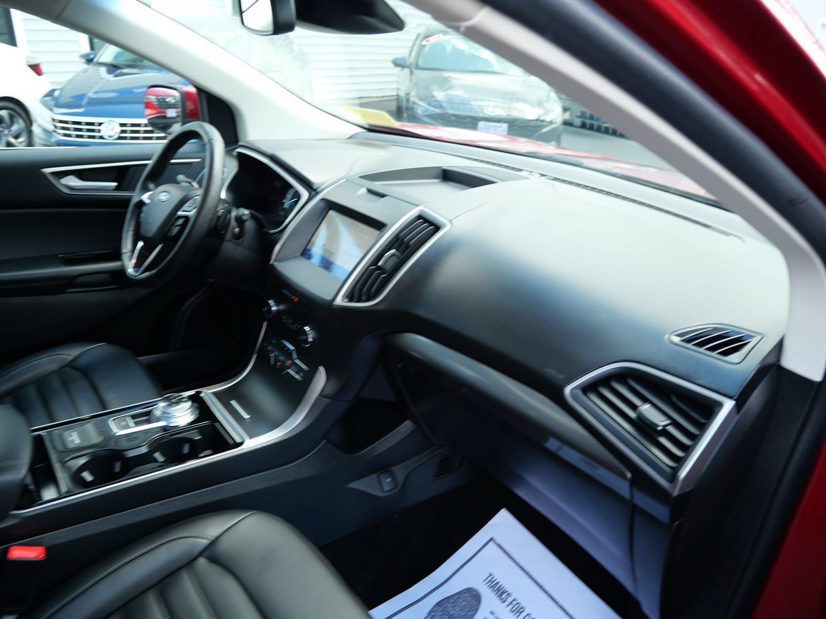 Used 2020 Ford Edge SEL w/ Cold Weather Package AWD/4WD image 32