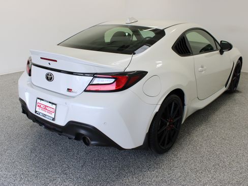 Used 2025 Toyota GR86 Premium RWD image 7