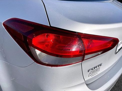 Used 2018 Kia Forte LX image 30