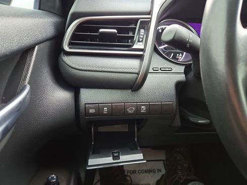 Used 2023 Toyota Camry SE image 19