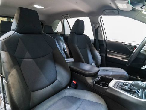 Used 2025 Toyota RAV4 LE AWD/4WD image 15