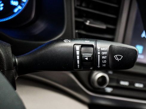 Used 2019 Hyundai Elantra SEL image 16