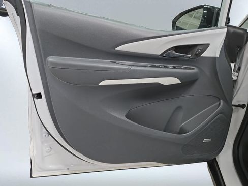 Used 2019 Chevrolet Bolt Premier w/ Infotainment Package FWD image 14