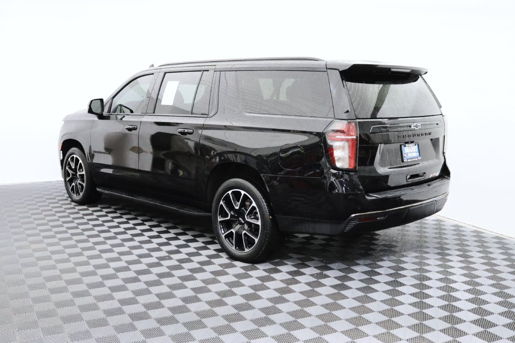 Used 2023 Chevrolet Suburban RST w/ Luxury Package AWD/4WD image 6