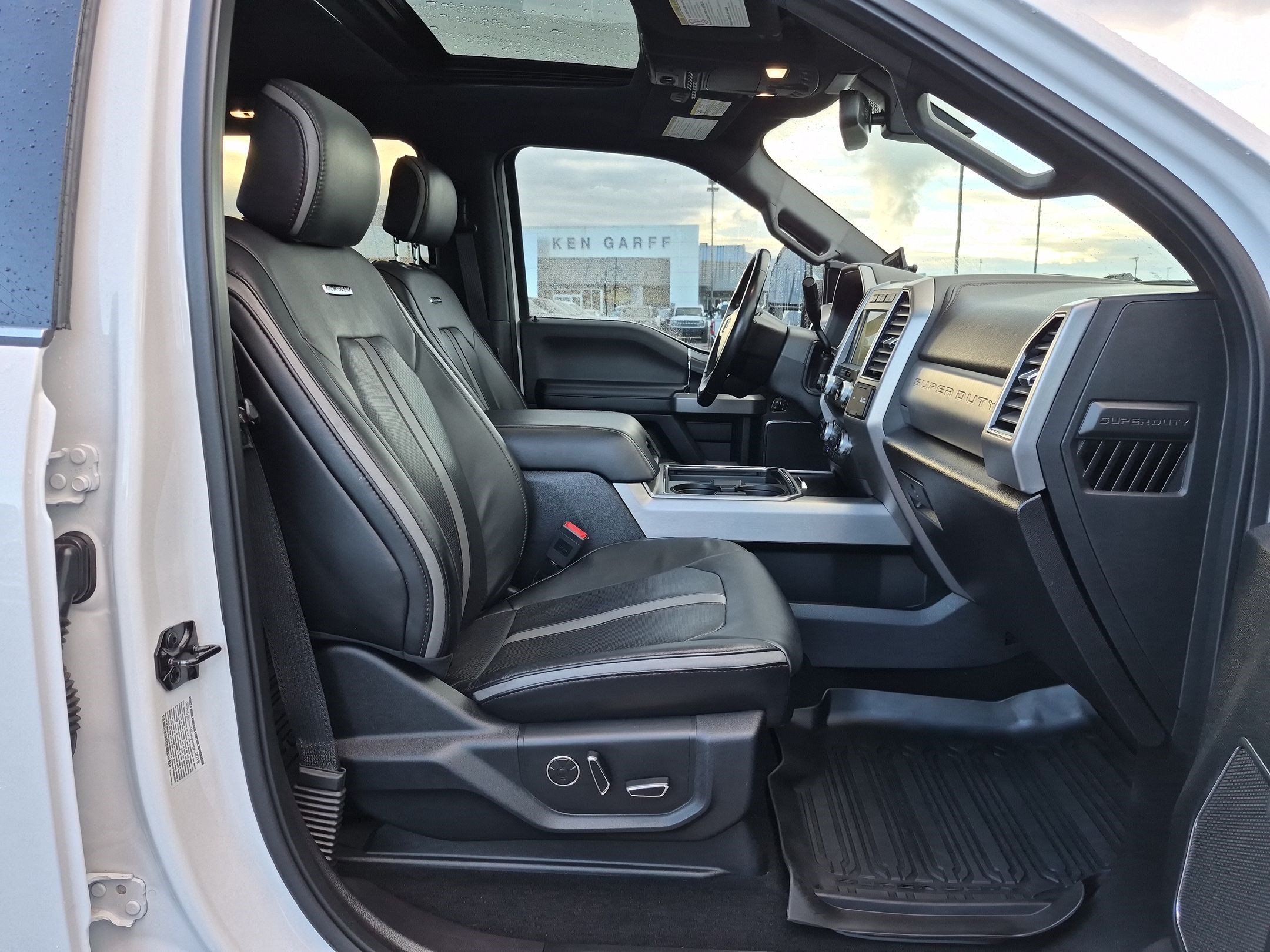 Used 2019 Ford F350 Platinum w/ Platinum Ultimate Package AWD/4WD image 34
