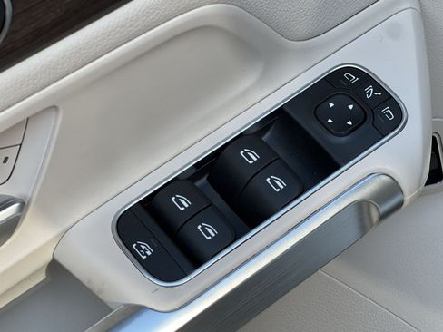 New 2026 Mercedes-Benz GLB 250 4MATIC image 20