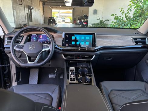 Used 2026 Volkswagen Atlas SE FWD image 35