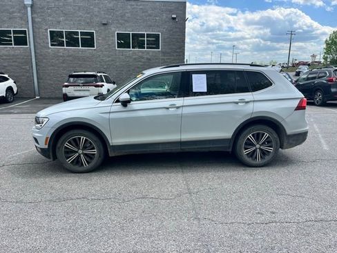 Used 2018 Volkswagen Tiguan SE w/ 18" Alloy Wheels Package AWD/4WD image 4