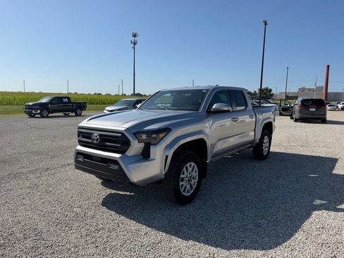 Used 2024 Toyota Tacoma SR5 AWD/4WD image 7