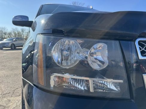 Used 2013 Chevrolet Suburban LTZ image 10