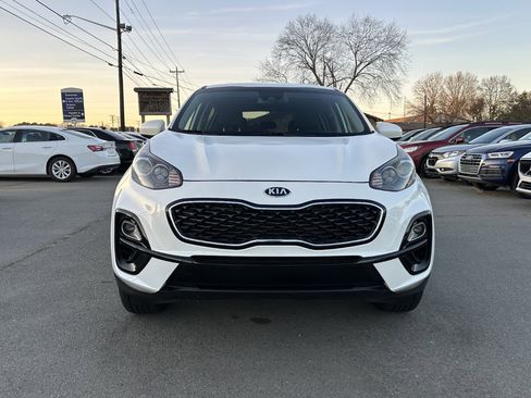 Used 2021 Kia Sportage LX image 2