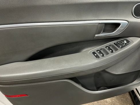 Used 2020 Hyundai Sonata SEL w/ Convenience Package FWD image 10
