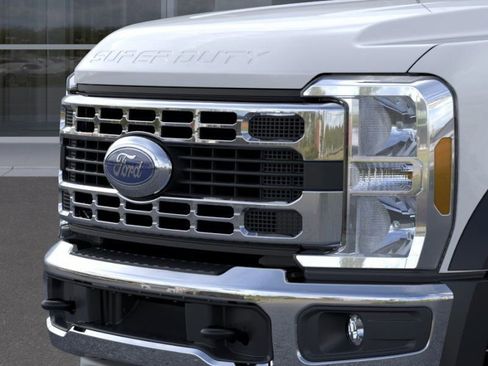 New 2026 Ford F450 XL w/ XL Chrome Package RWD image 17