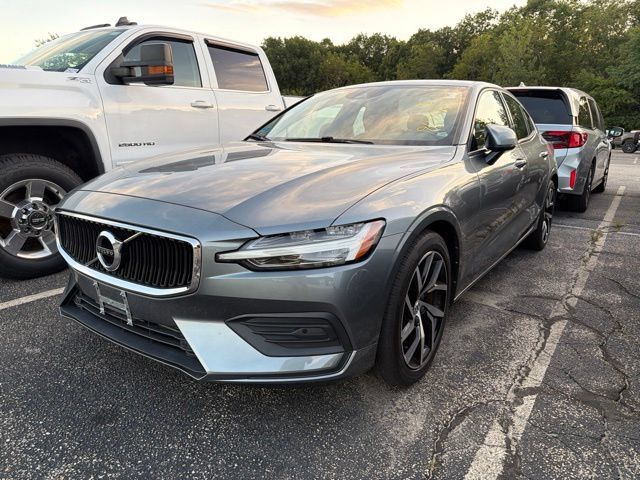 Used 2020 Volvo S60 T6 Momentum w/ Premium Package AWD/4WD image 3