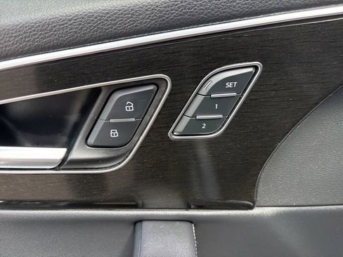 Used 2025 Audi Q7 3.0T Premium Plus AWD/4WD image 13