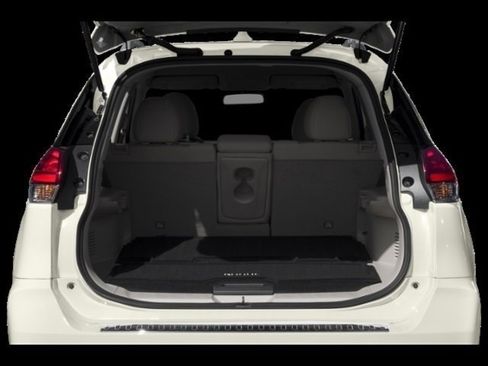 Used 2017 Nissan Rogue SV image 9