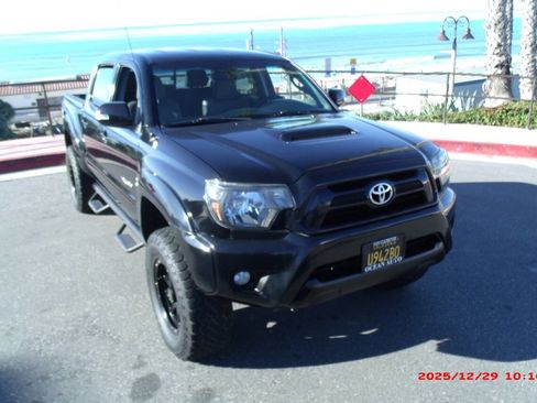Used 2013 Toyota Tacoma PreRunner image 1
