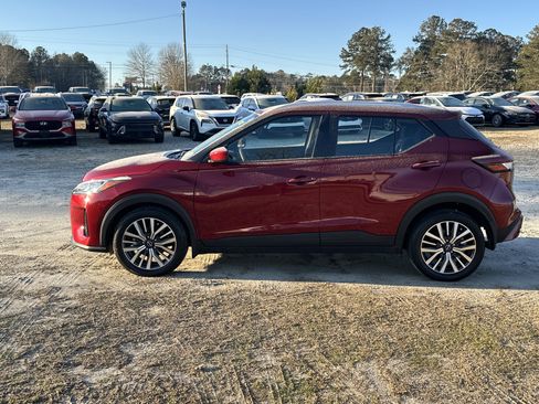Used 2022 Nissan Kicks SV image 8