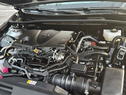 Used 2025 Toyota Camry SE image 33