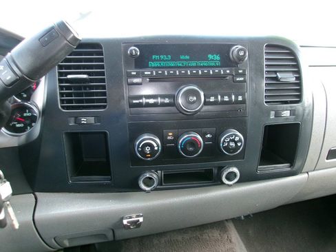 Used 2008 Chevrolet Silverado 2500 W/T AWD/4WD image 17