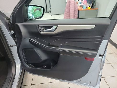 Used 2022 Ford Escape SEL image 30