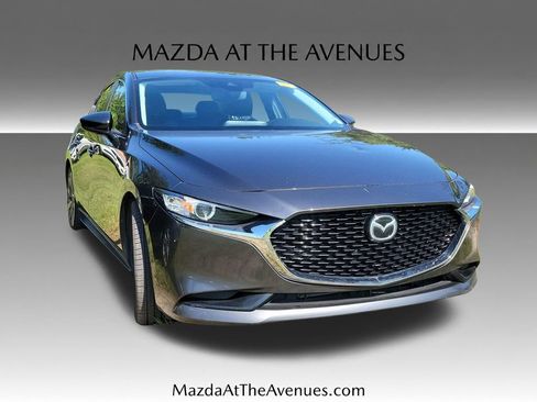 Used 2019 MAZDA MAZDA3 Sedan FWD image 4