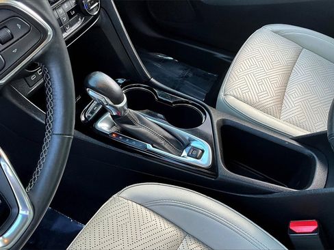 Certified 2022 Buick Encore GX Essence w/ Advanced Technology Package image 16