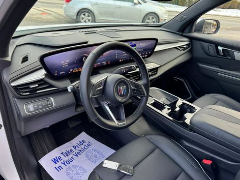 Used 2025 Buick Enclave Preferred image 23