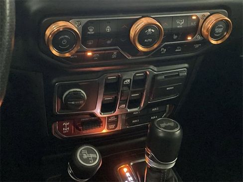 Used 2021 Jeep Wrangler Unlimited Rubicon w/ Xtreme Recon 35" Tire Package image 23