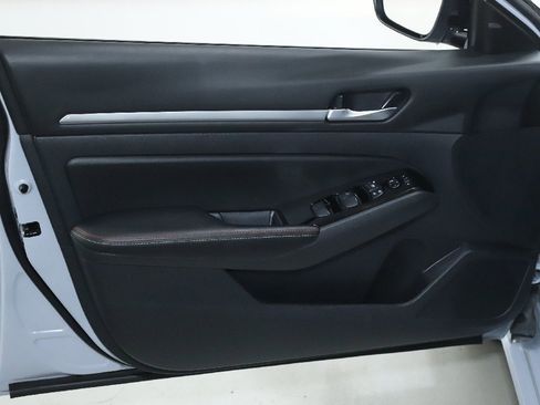 Certified 2024 Nissan Altima 2.5 SR w/ SR Premium Package image 15