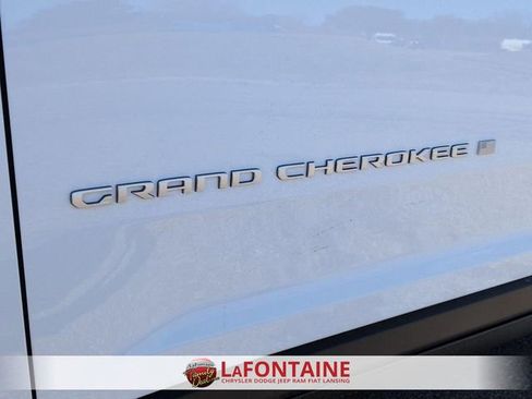 New 2026 Jeep Grand Cherokee Limited w/ Luxury Tech Group II AWD/4WD image 10