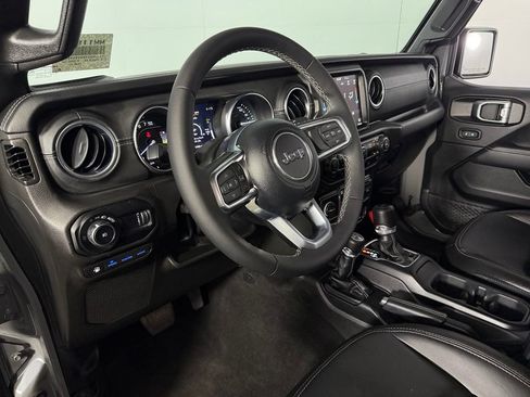 Used 2023 Jeep Wrangler Unlimited Sahara AWD/4WD image 21