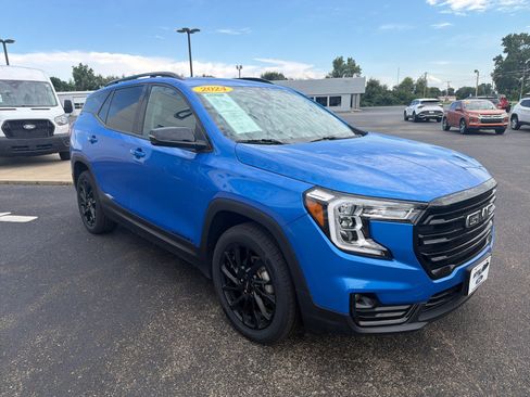 Used 2024 GMC Terrain SLT w/ Elevation Edition AWD/4WD image 5
