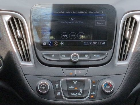 Used 2024 Chevrolet Malibu LS FWD image 18