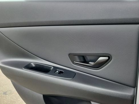 New 2026 Hyundai Elantra SEL Sport FWD image 23