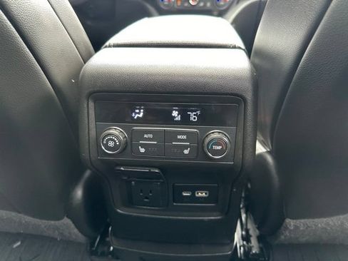 Used 2021 GMC Acadia Denali w/ Denali Ultimate Package AWD/4WD image 27