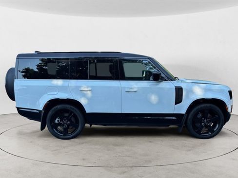 Used 2025 Land Rover Defender 130 X-Dynamic SE AWD/4WD image 3