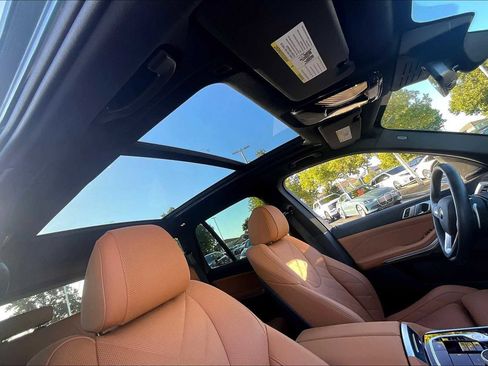 Used 2025 BMW X5 sDrive40i w/ Premium Package image 25