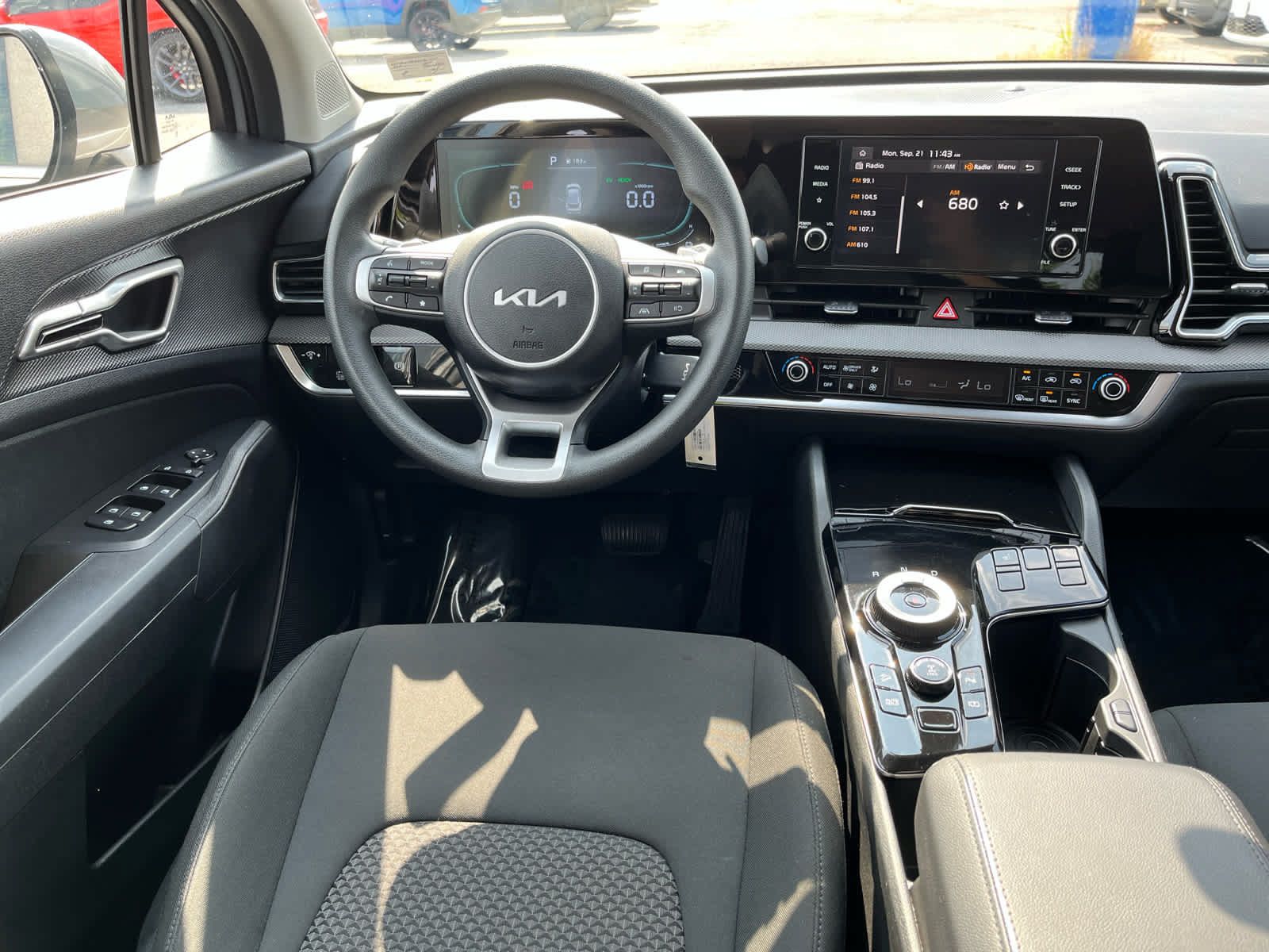 Used 2025 Kia Sportage LX AWD/4WD image 24