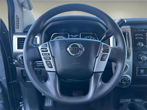 Used 2018 Nissan Titan Platinum Reserve image 17